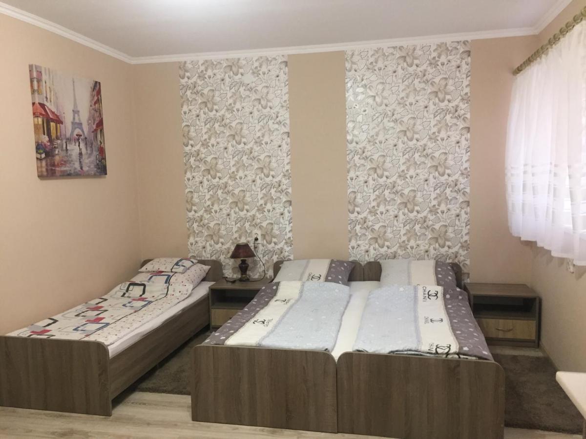 Private House Apartment Bereg Exterior foto