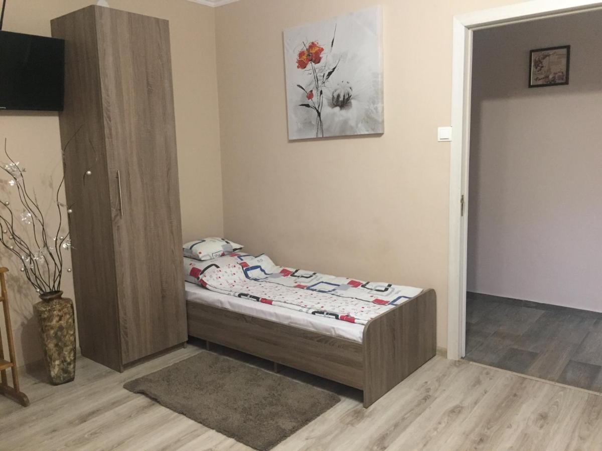 Private House Apartment Bereg Exterior foto